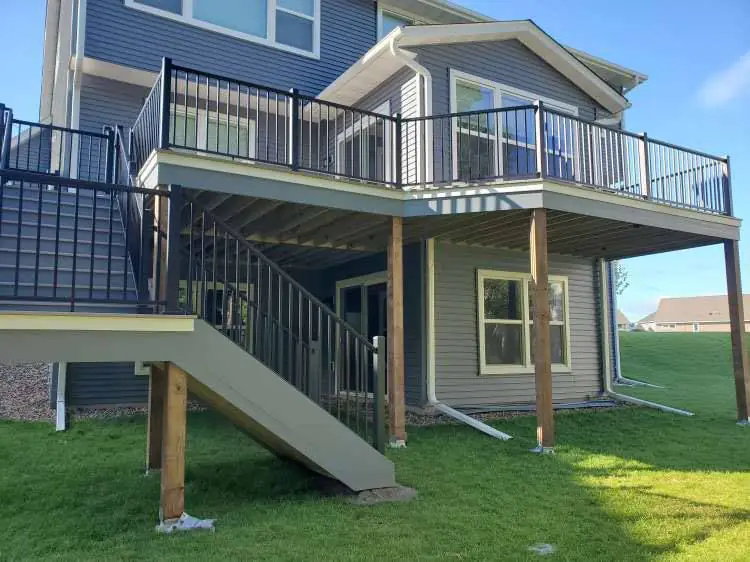 Composite Deck Gallery 12