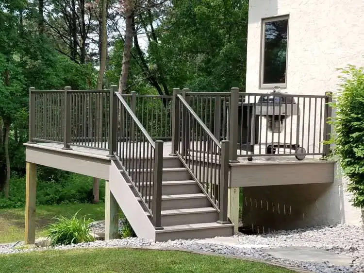 Composite Deck Gallery 18