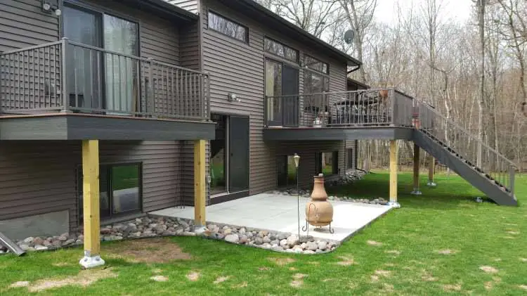 Composite Deck Gallery 25