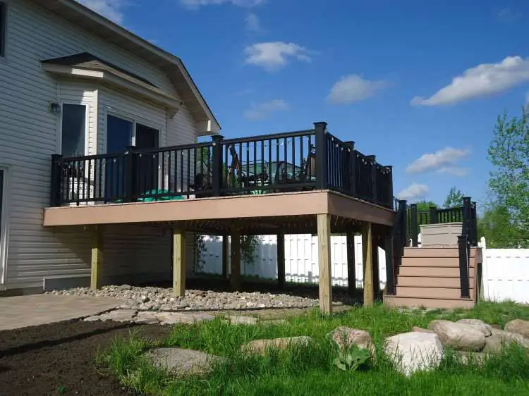 Composite Deck Gallery 34